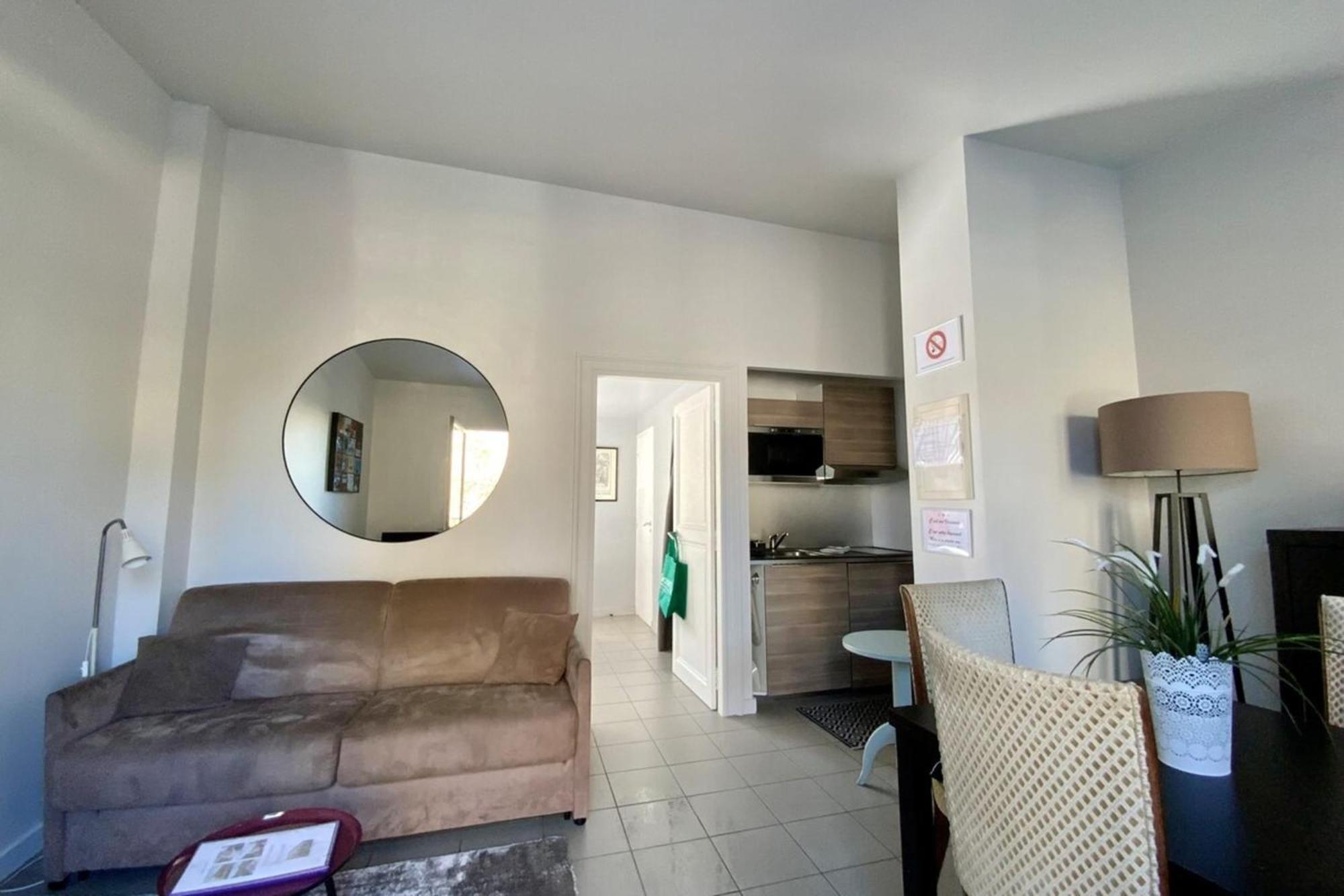 Le Fonctionnel - Grande Terrasse En Plein Centre ! Apartment Кастелно-льо-Ле Екстериор снимка