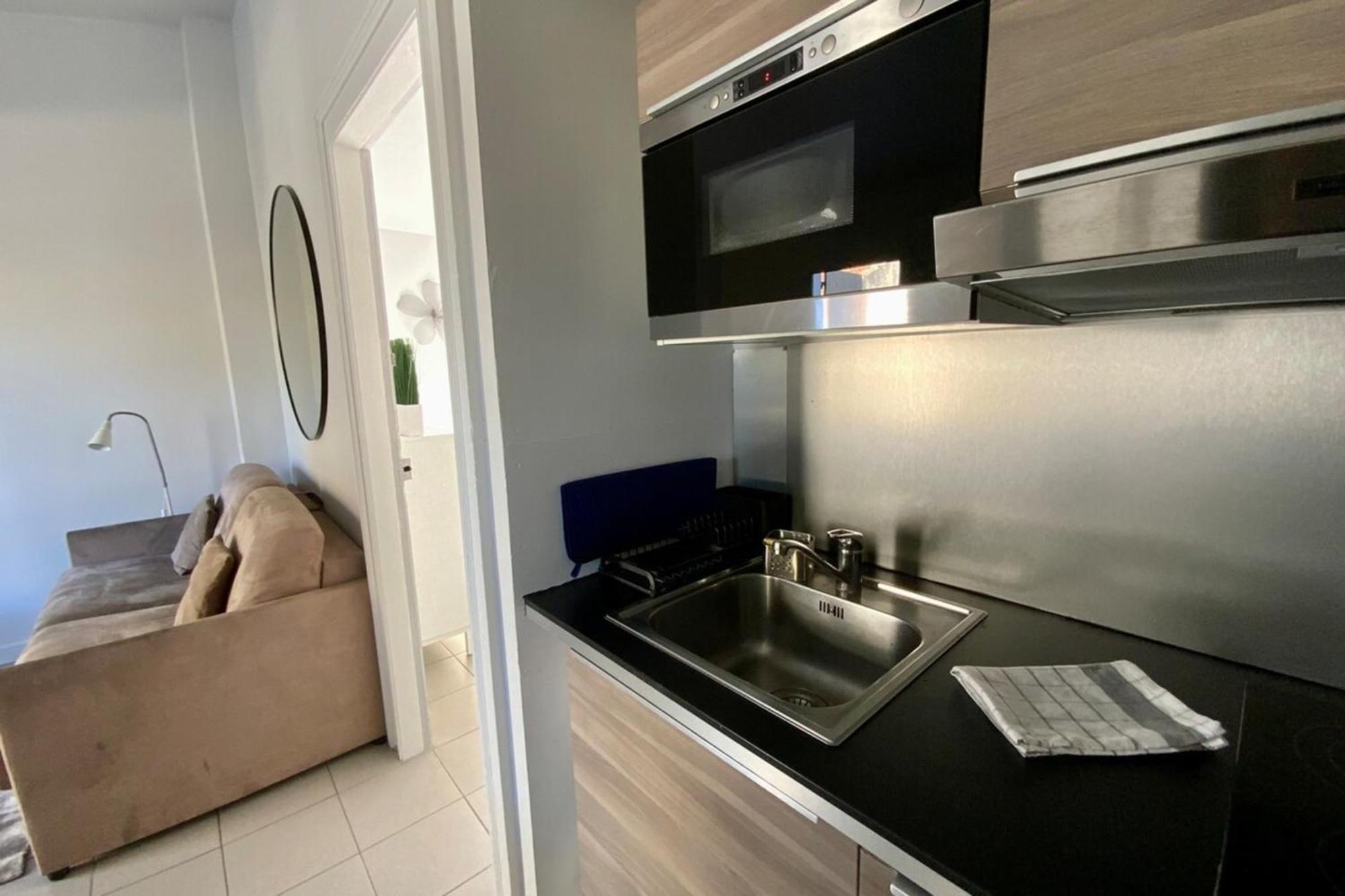 Le Fonctionnel - Grande Terrasse En Plein Centre ! Apartment Кастелно-льо-Ле Екстериор снимка