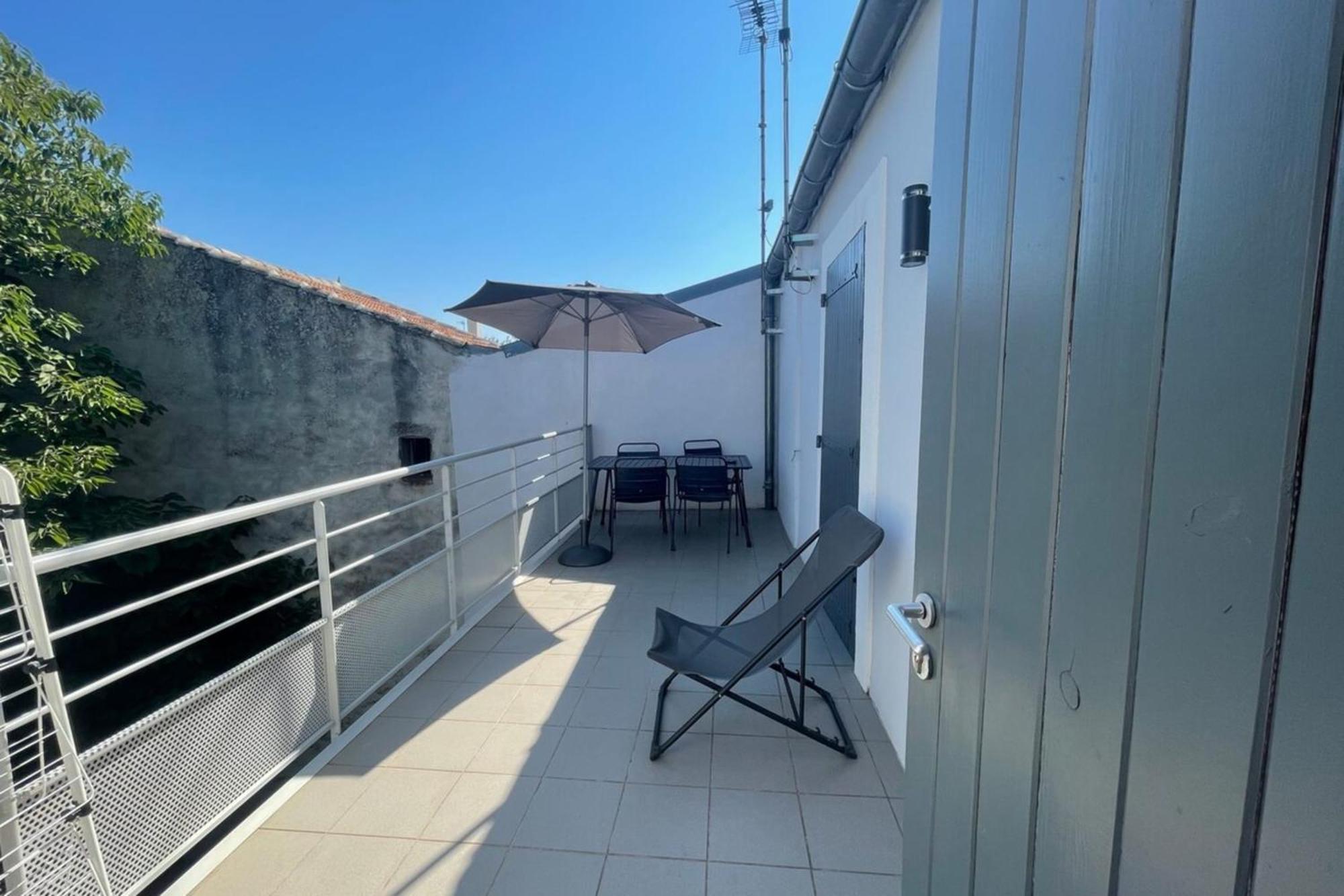Le Fonctionnel - Grande Terrasse En Plein Centre ! Apartment Кастелно-льо-Ле Екстериор снимка